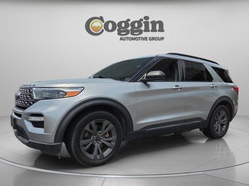 Used 2021 Ford Explorer XLT w/ Equipment Group 202A RWD image 1