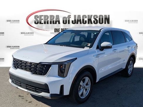 Certified 2025 Kia Sorento LX image 5