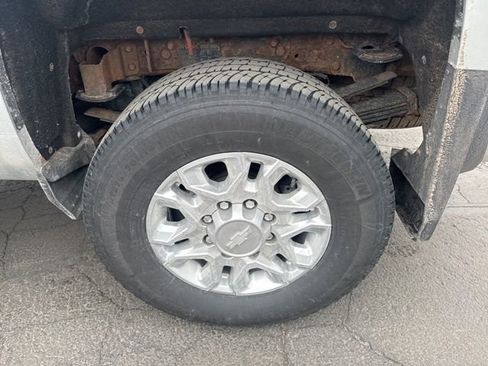 Used 2017 Chevrolet Silverado 3500 LT w/ LT Convenience Package image 6