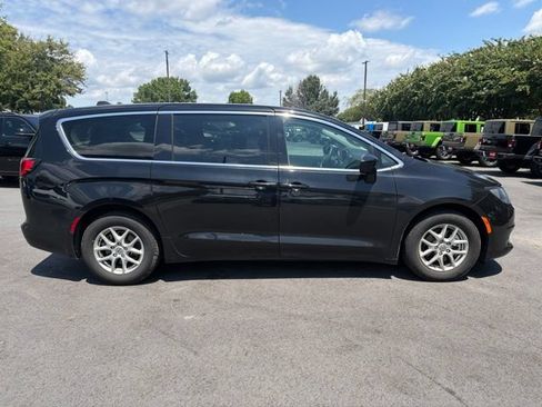 Used 2024 Chrysler Voyager LX FWD image 2