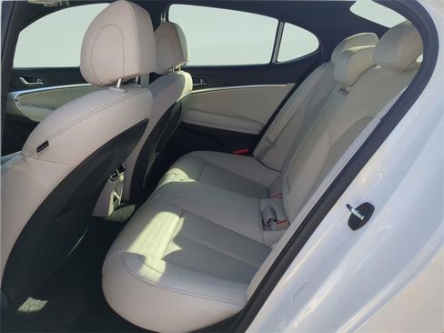 Used 2025 Genesis G70 2.5T image 10