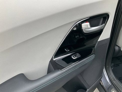 Used 2019 Kia Niro EX Premium w/ Sunroof Package image 32