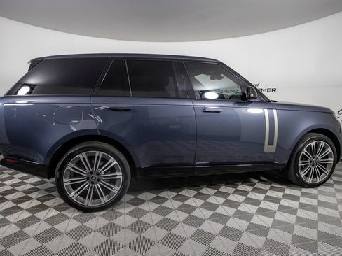 Used 2025 Land Rover Range Rover SE AWD/4WD image 4