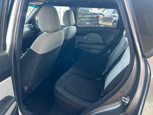 Used 2016 Kia Soul FWD image 9