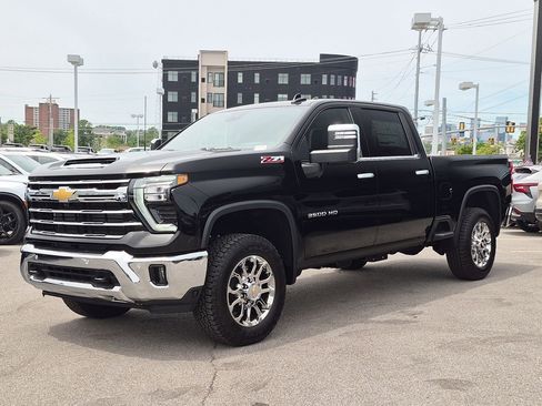 New 2026 Chevrolet Silverado 2500 LTZ w/ LTZ Premium Package AWD/4WD image 4