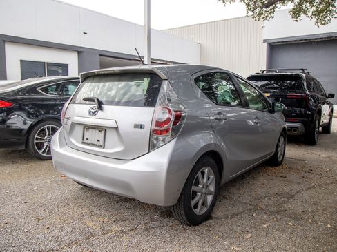 Used 2014 Toyota Prius C Four image 7