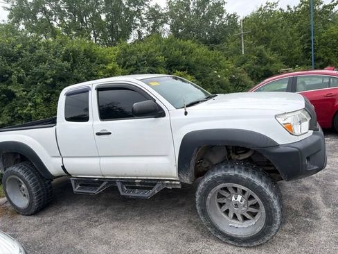 Used 2015 Toyota Tacoma 4x4 Access Cab image 4