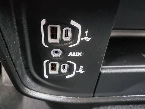 Used 2024 RAM 2500 Tradesman w/ Chrome Appearance Group image 28