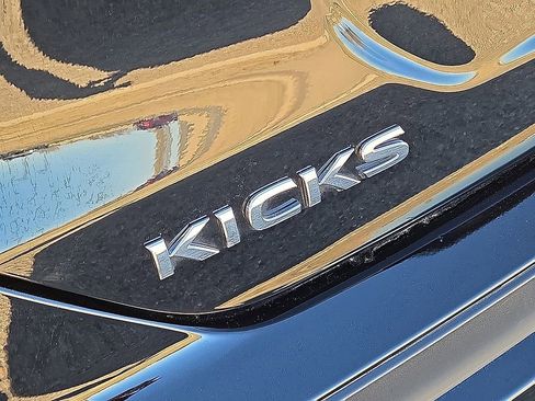 Used 2023 Nissan Kicks SV image 12