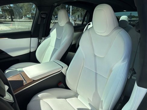 Used 2022 Tesla Model X image 20