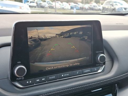 Certified 2022 Nissan Rogue SV image 17