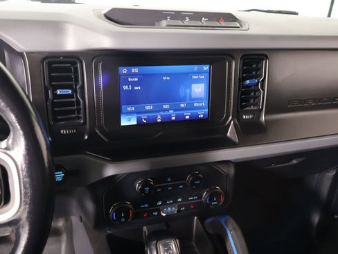Used 2022 Ford Bronco Black Diamond AWD/4WD image 6