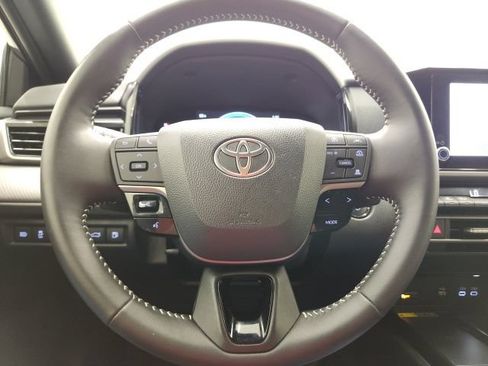 Used 2026 Toyota Camry SE FWD image 59