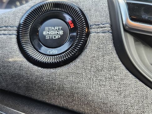 Used 2023 Jeep Compass Sport image 17