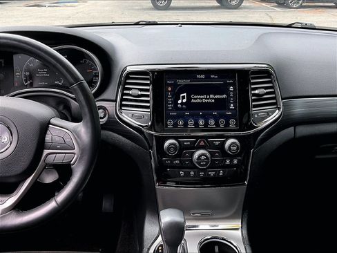 Used 2019 Jeep Grand Cherokee Altitude AWD/4WD image 18