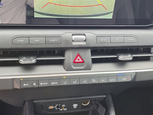 New 2025 Kia K4 LXS image 26