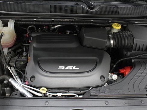 Used 2018 Chrysler Pacifica Touring-L Plus w/ Advanced Safetytec Group image 25