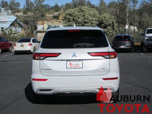 Used 2023 Mitsubishi Outlander SEL image 6