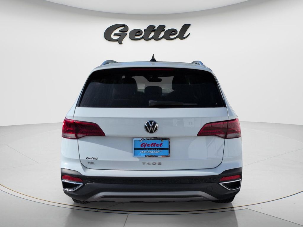 Used 2024 Volkswagen Taos SE FWD image 6
