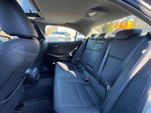 Used 2018 Lexus IS 300 AWD image 13