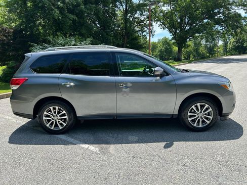 Used 2015 Nissan Pathfinder S AWD/4WD image 4