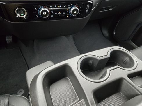 Used 2024 GMC Sierra 1500 SLT image 18