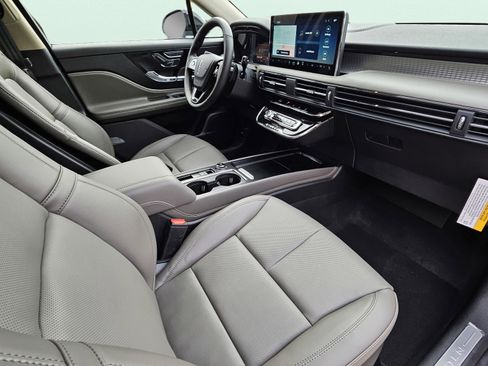 New 2026 Lincoln Corsair Premiere image 15