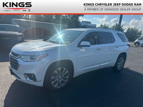 Used 2019 Chevrolet Traverse Premier w/ Driver Confidence II Package FWD image 1