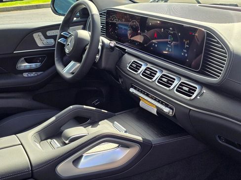 New 2026 Mercedes-Benz GLS 450 4MATIC image 32