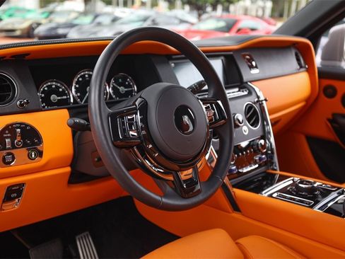 Used 2022 Rolls-Royce Cullinan w/ Dark Exterior Package image 38