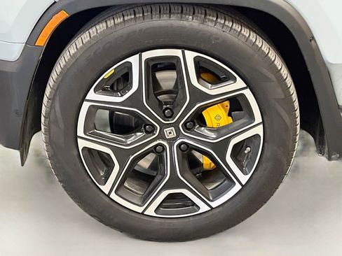 Used 2023 Rivian R1T Adventure AWD/4WD image 31