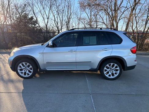 Used 2011 BMW X5 xDrive35i image 2
