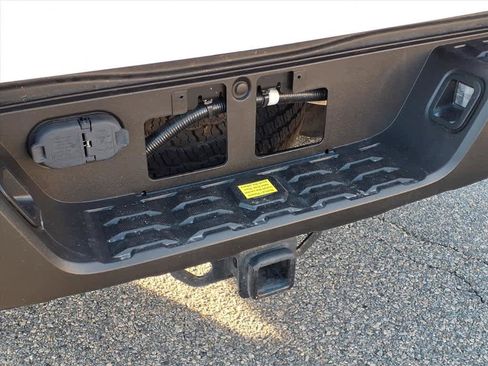 Used 2022 Toyota Tacoma TRD Off-Road image 6