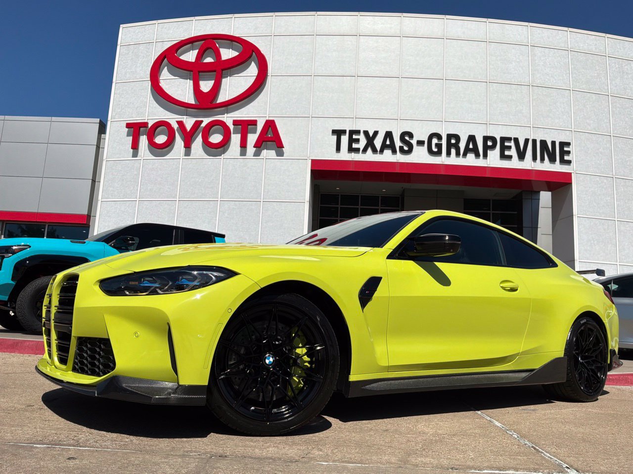 Used 2021 BMW M4 Coupe w/ Executive Package RWD image 2