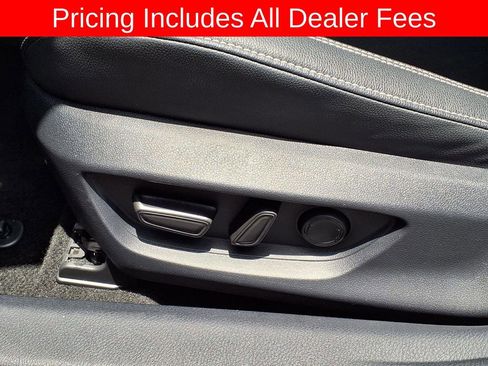 Used 2025 Toyota Camry SE w/ Convenience Package FWD image 23