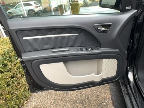 Used 2009 Dodge Journey SXT image 12