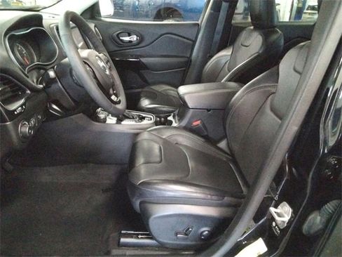 Used 2023 Jeep Cherokee Altitude Lux w/ Lux Elite Package image 9