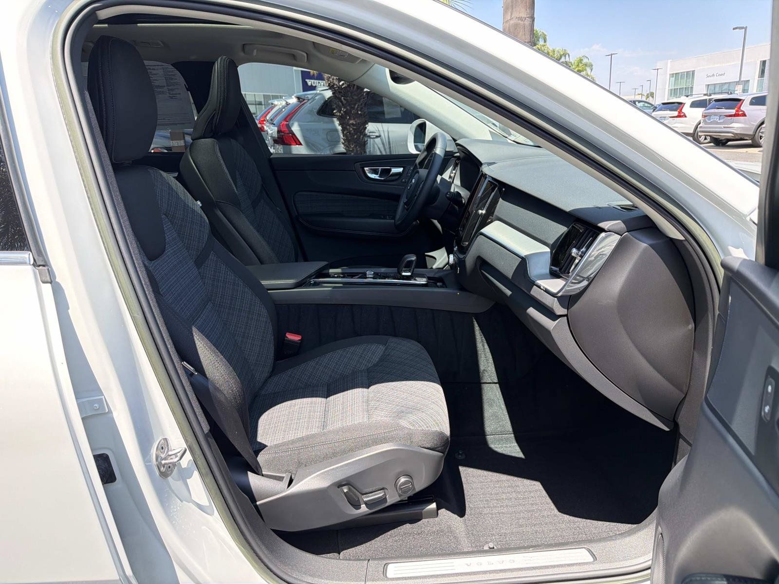Certified 2023 Volvo XC60 B5 Core w/ Climate Package FWD image 24