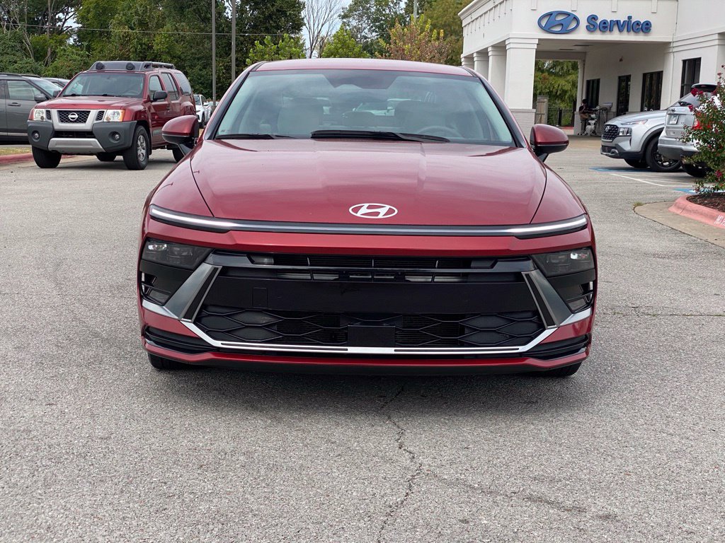 Used 2025 Hyundai Sonata SEL FWD image 2