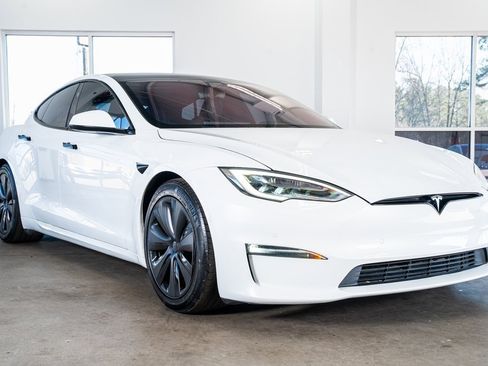 Used 2022 Tesla Model S image 4