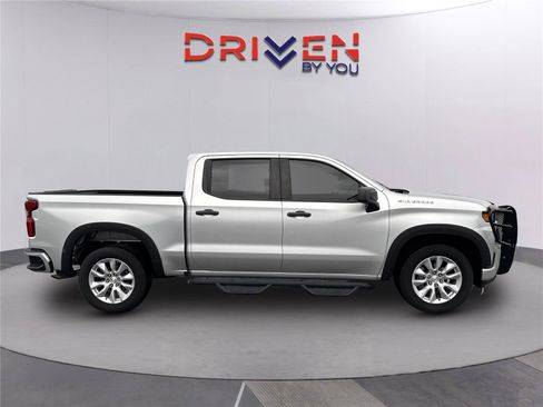 Used 2021 Chevrolet Silverado 1500 Custom RWD image 3