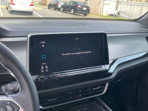 Used 2025 Volkswagen Atlas Cross Sport SE image 20