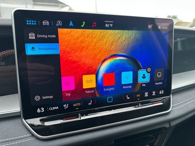 Certified 2025 Volkswagen Tiguan SE AWD/4WD image 24