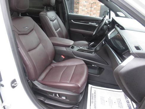 Used 2024 Cadillac XT6 Premium Luxury w/ Technology Package AWD/4WD image 6