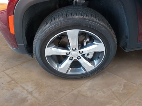 Certified 2024 Jeep Grand Cherokee Limited image 24