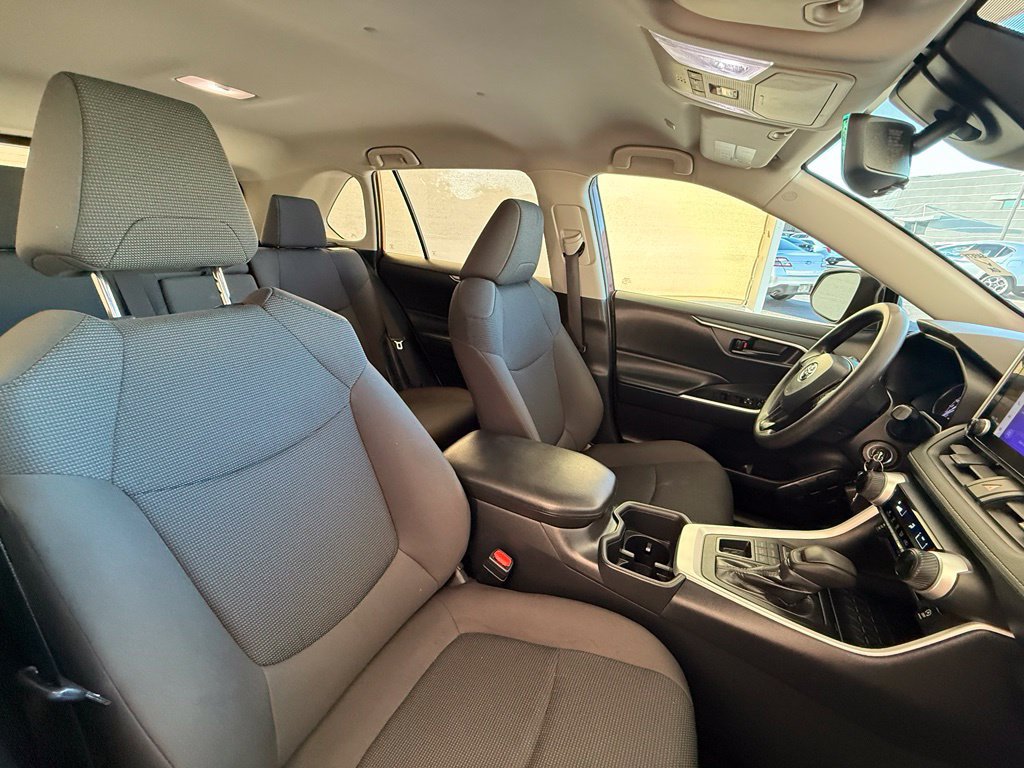 Used 2025 Toyota RAV4 LE AWD/4WD image 17