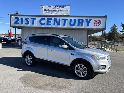 Used 2018 Ford Escape SE image 1