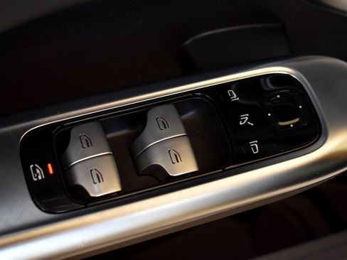 Used 2023 Mercedes-Benz C 43 AMG 4MATIC Sedan image 34