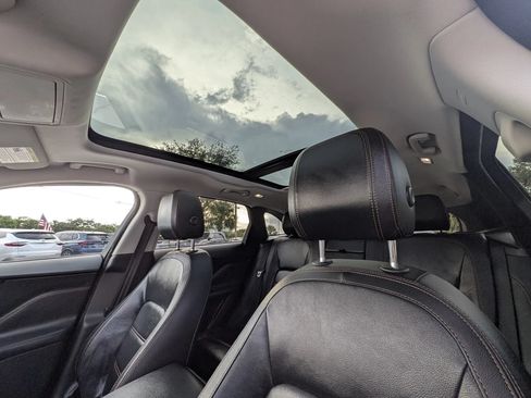 Used 2018 Jaguar F-PACE Prestige AWD/4WD image 19