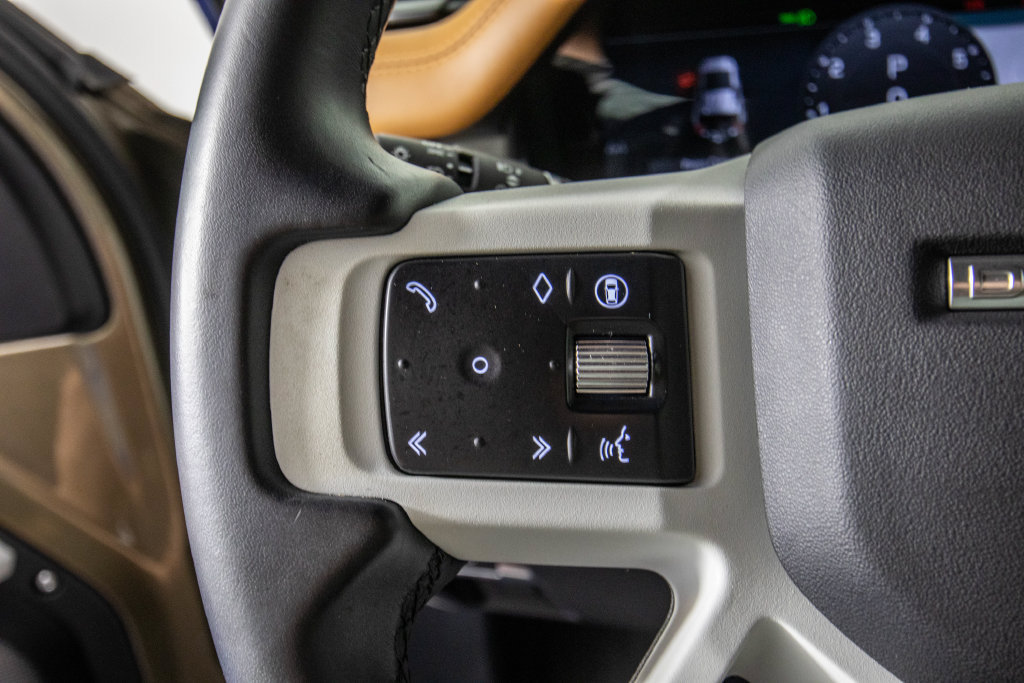 Used 2024 Land Rover Defender 110 X-Dynamic SE AWD/4WD image 20